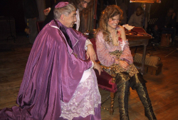 Entre-deux-prises-sarah-biasini-blessee-a-l-epaule-dans-le-film-se-detend-aux-cotes-de-gottfried-john-au-theatre-municipal-photo-edwige-prompt-1472929382 (1) Entre-deux-prises-sarah-biasini-blessee-a-l-epaule-dans-le-film-se-detend-aux-cotes-de-gottfried-john-au-theatre-municipal-photo-edwige-prompt-1472929382 (1)